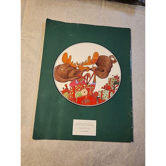 Mooseltoe by Margie Palatini Illustrations Henry Cole Scholastic 2000 Paperback - Picture 2 of 7